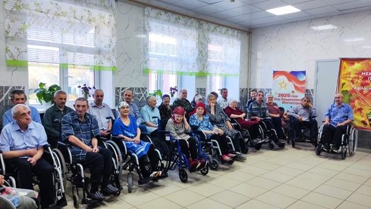 Народный хор ветеранов подарил жителям интерната праздник музыки и добра