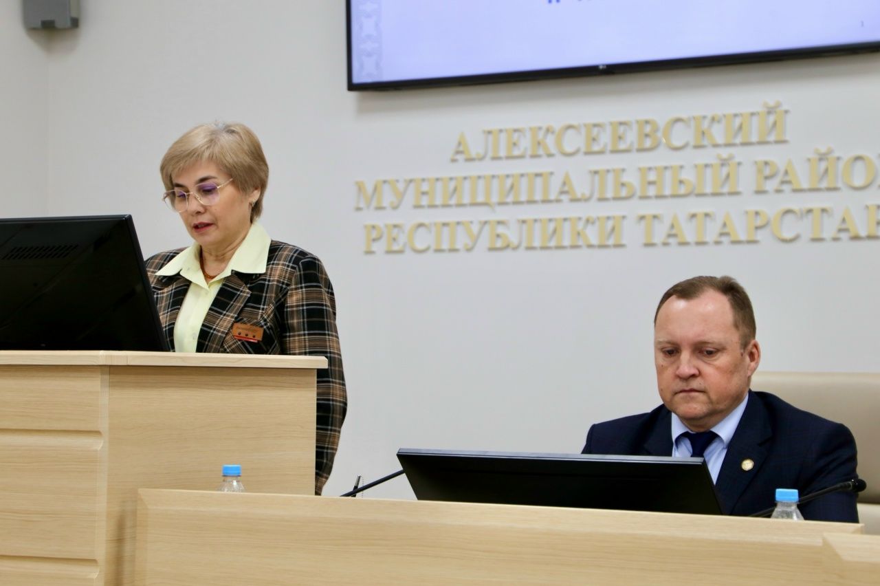 Совет Алексеевского района: от добрых дел к бюджетным решениям