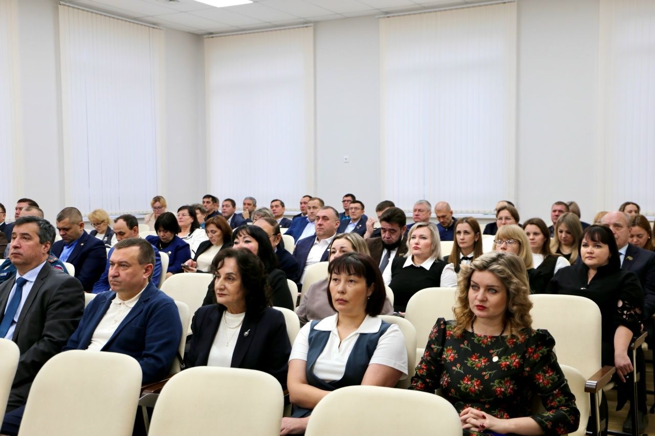 Совет Алексеевского района: от добрых дел к бюджетным решениям