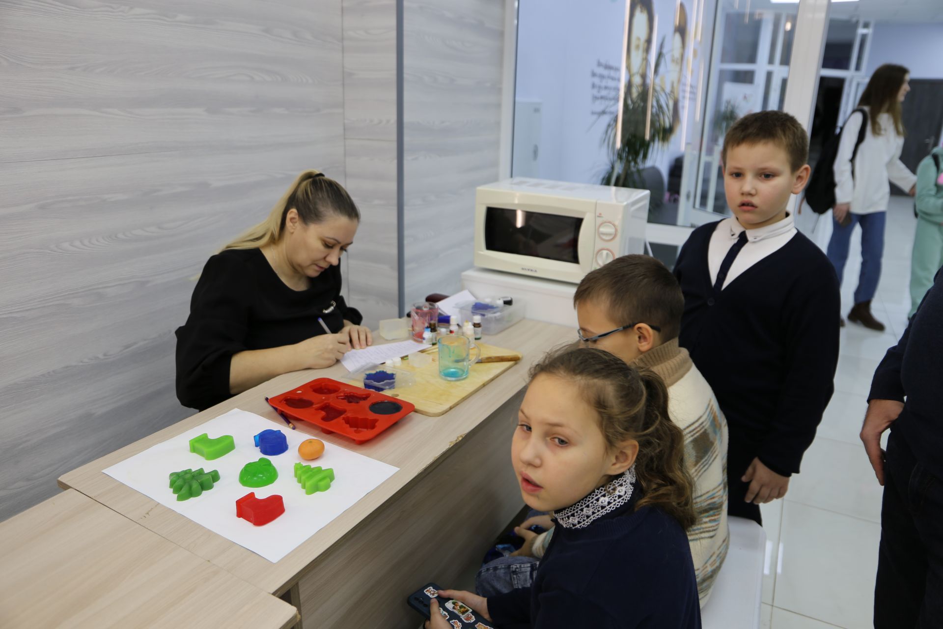 В Алексеевском состоялся праздничный концерт для детей с ограниченными  возможностями здоровья и младших школьников