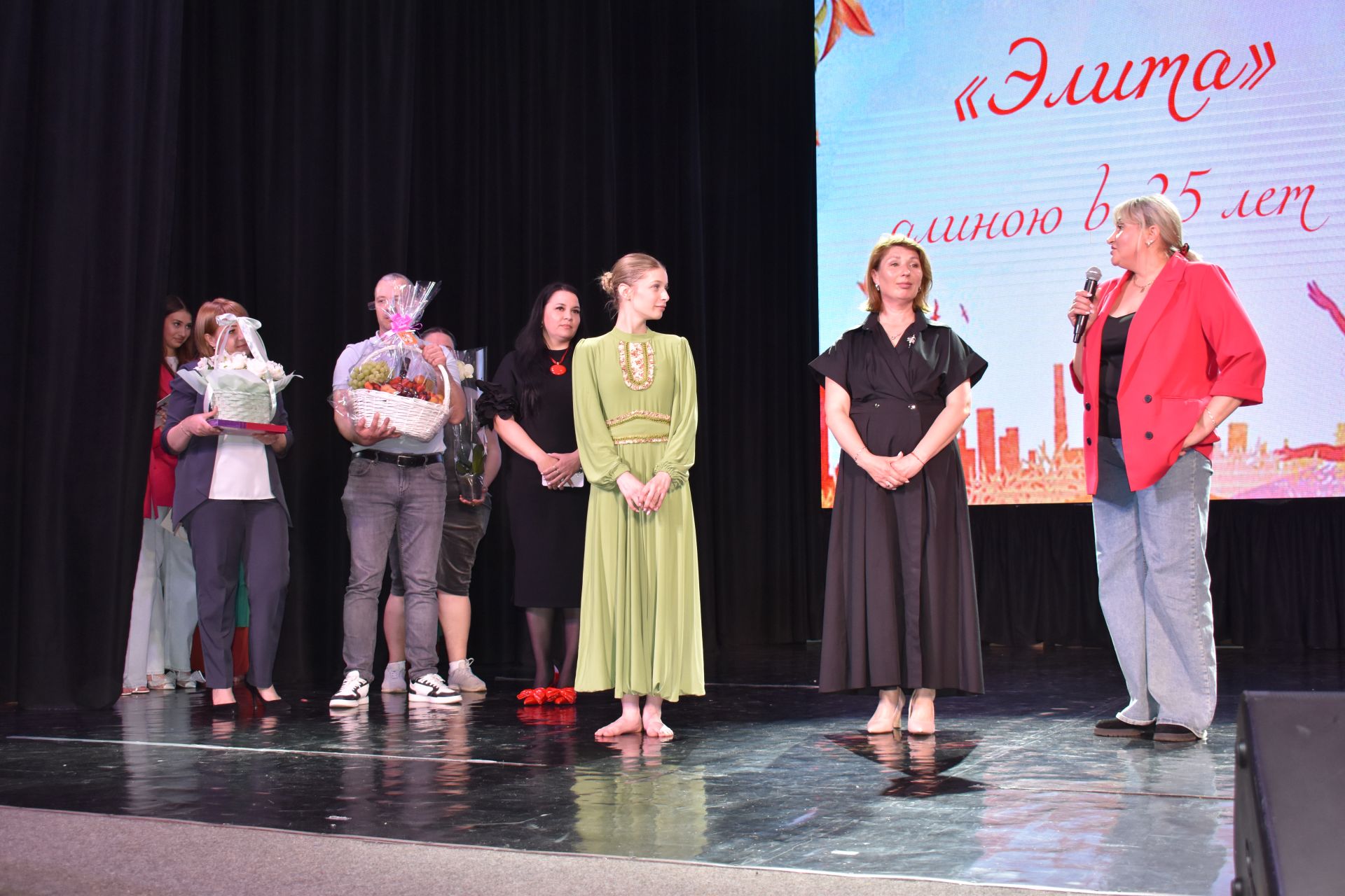 В Алексеевском состоялся юбилейный концерт «Элиты» и «Золотой молодости»