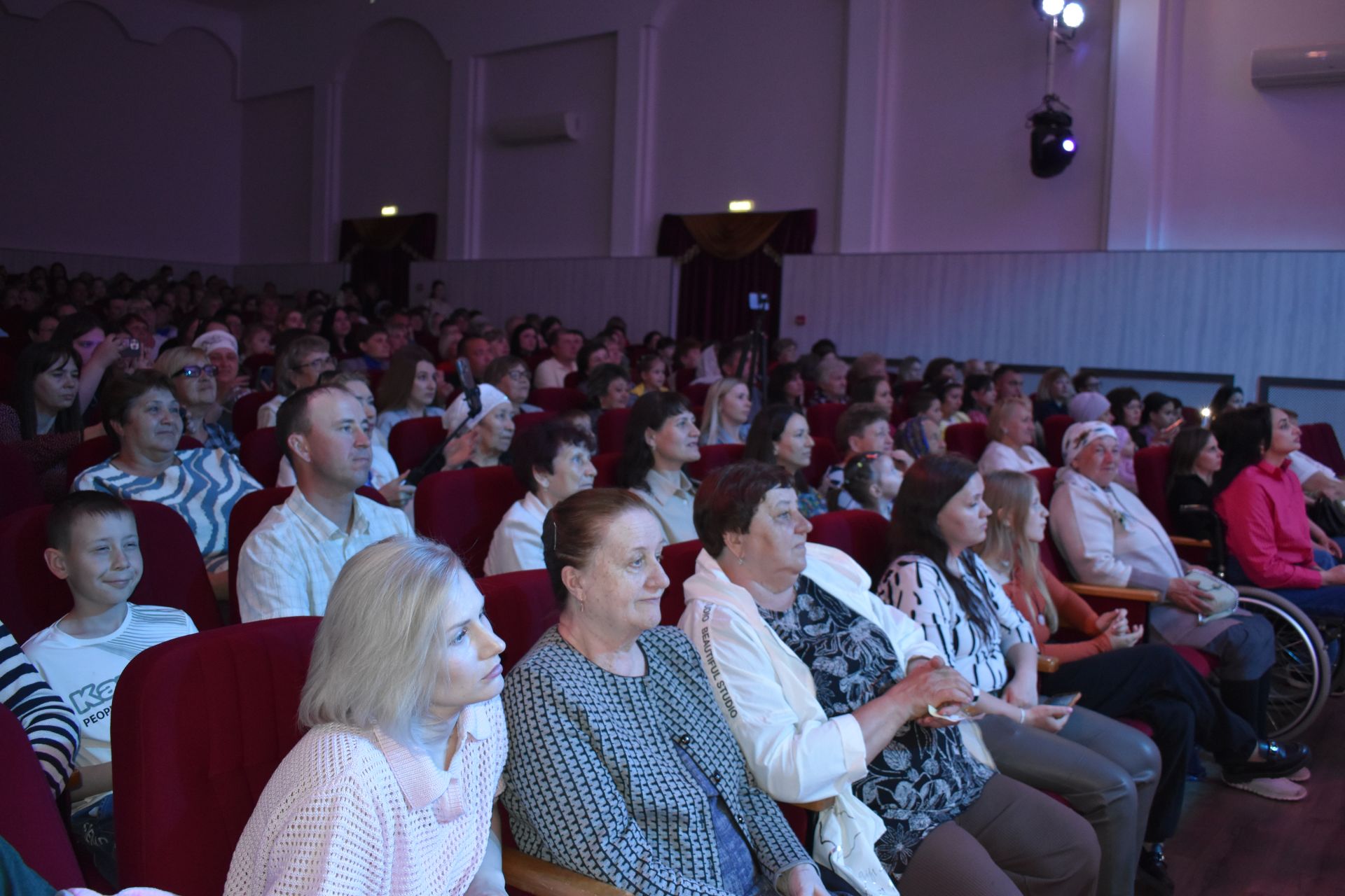 В Алексеевском состоялся юбилейный концерт «Элиты» и «Золотой молодости»