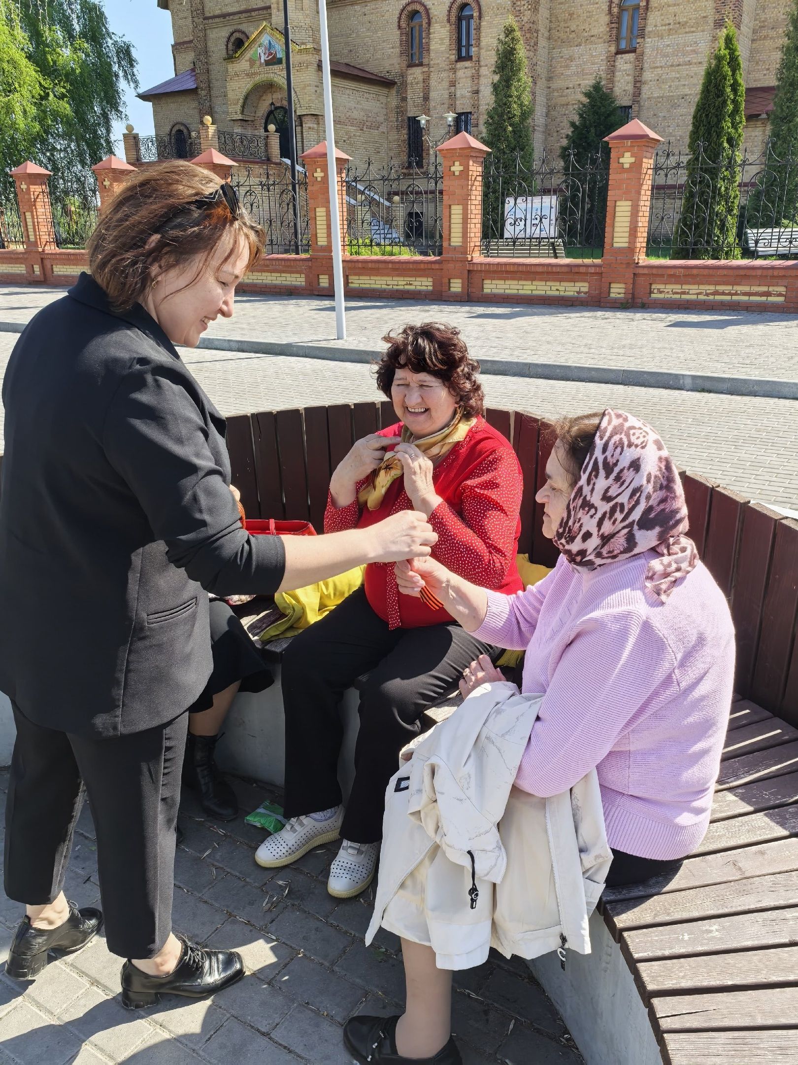 Жители Алексеевского района получают Георгиевские ленточки