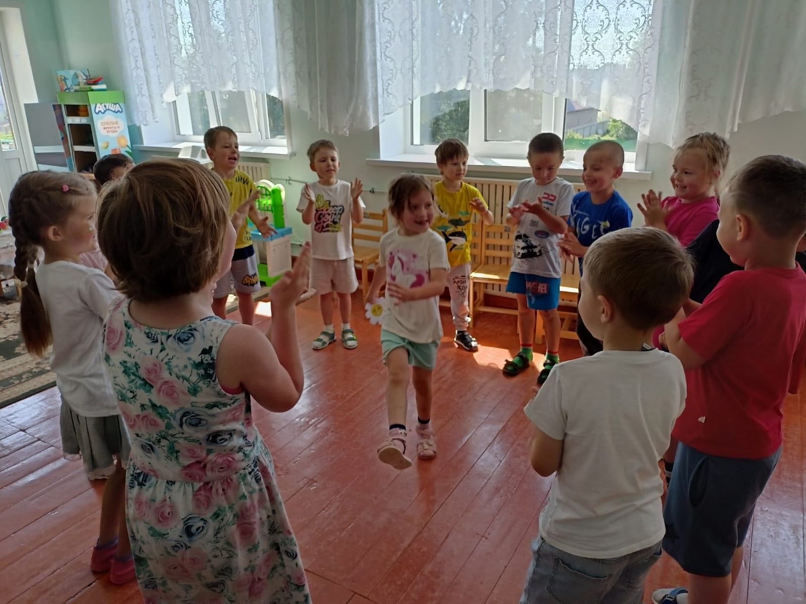 Алексеевские дошкольники отметили День семьи, любви и верности творчеством