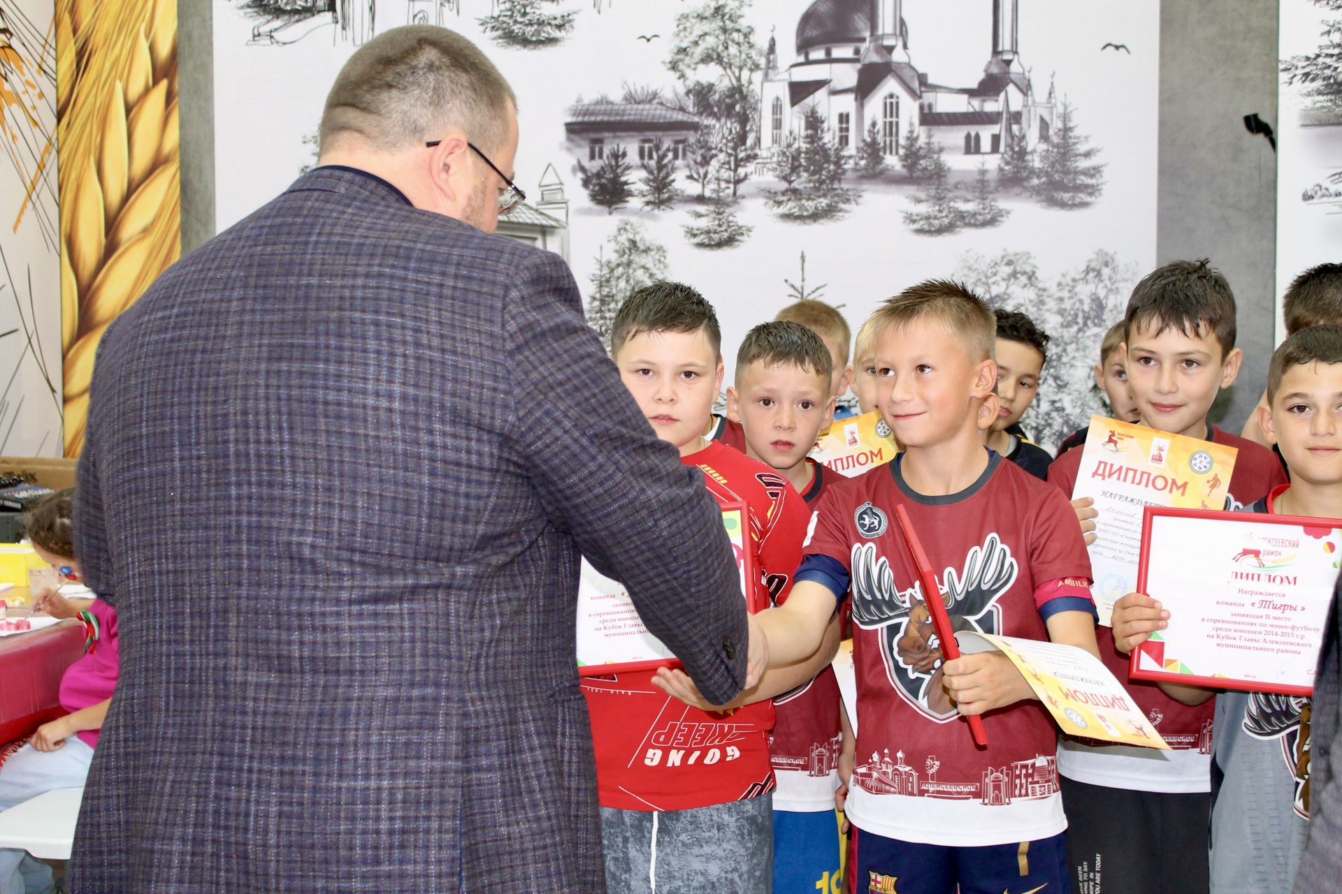 В парке «Семья» прошли футбольные соревнования на Кубок главы района