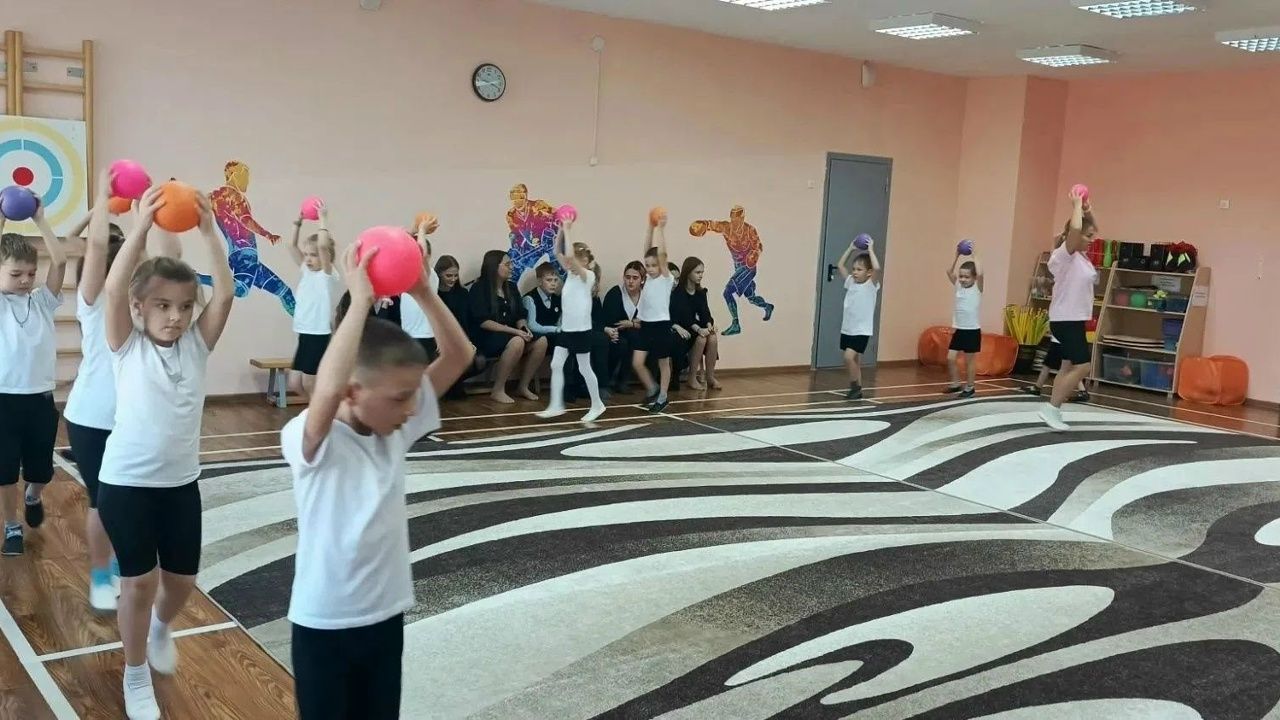 Школьники Алексеевского района познакомились с профессиями педагогов и соцработников