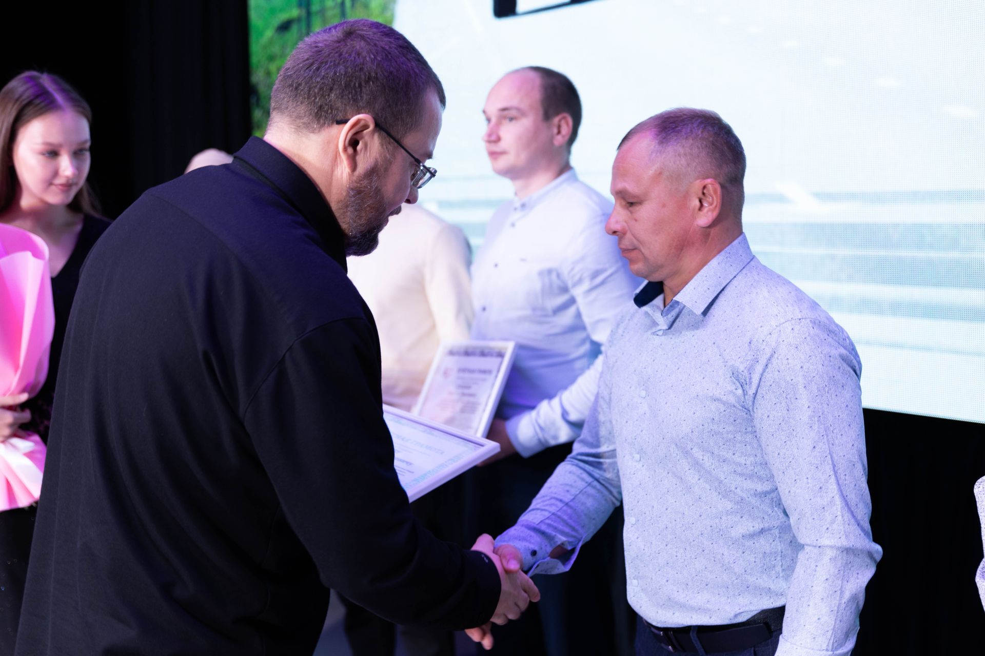 В Алексеевском районе наградили работников дорожной отрасли