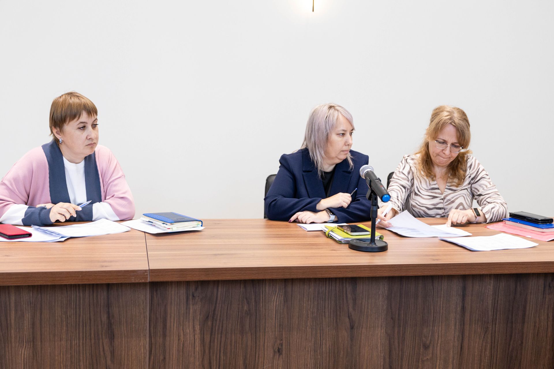 Светлана Захарова посетила школы и приют в Алексеевском районе