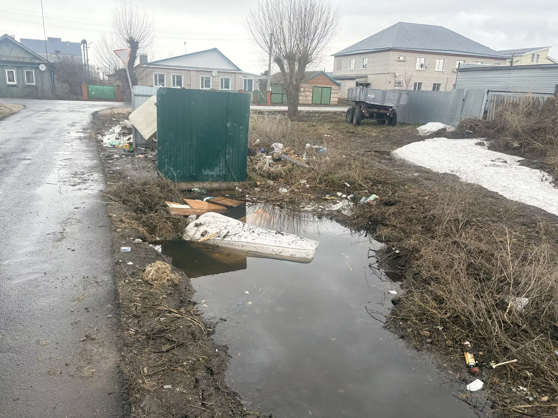 В Алексеевском районе выявлены свалки вдоль автомобильных дорог