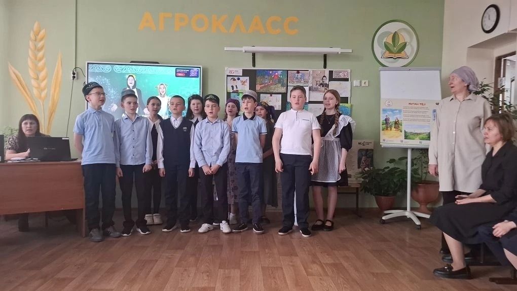 В Алексеевской школе №2 отметили день рождения Габдуллы Тукая