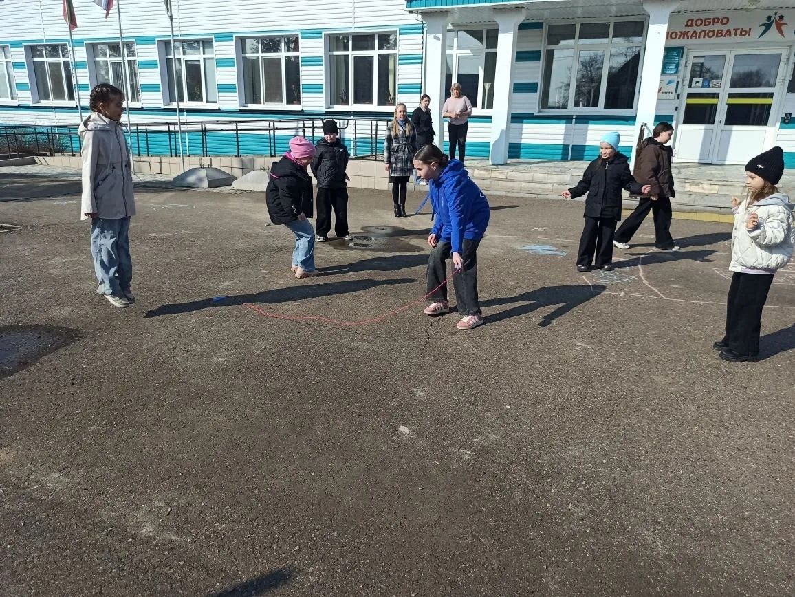В Алексеевской СОШ № 2 прошёл День здоровья на свежем воздухе