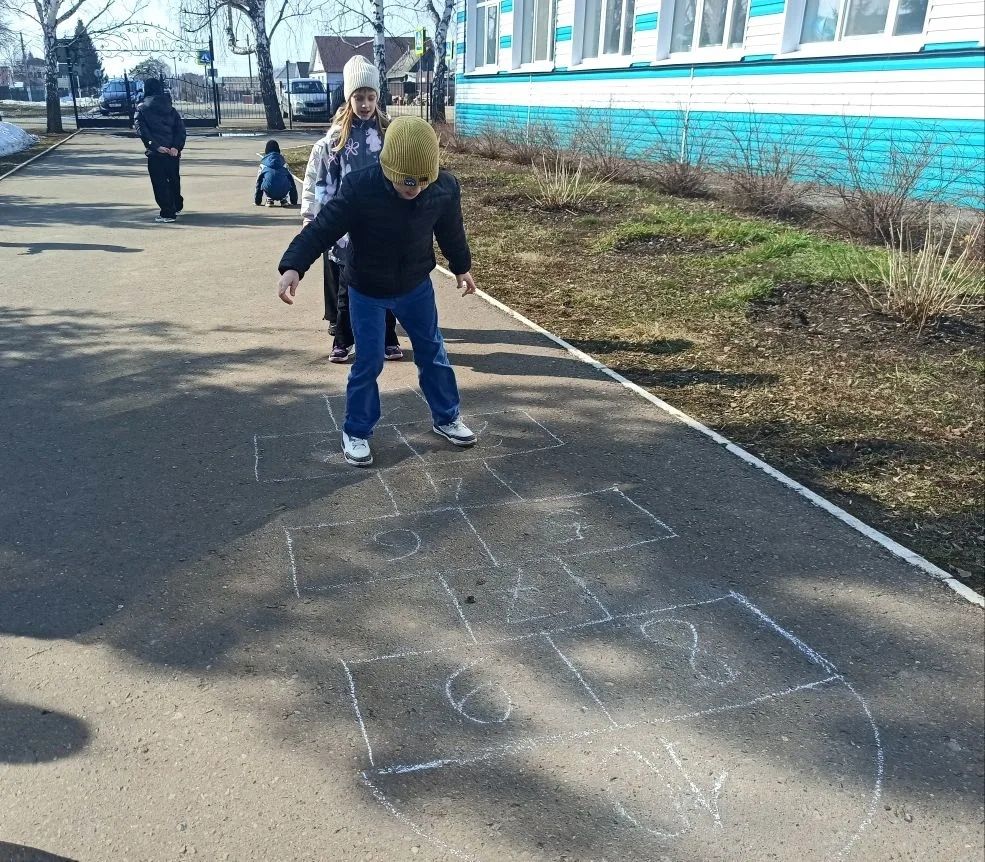 В Алексеевской СОШ № 2 прошёл День здоровья на свежем воздухе