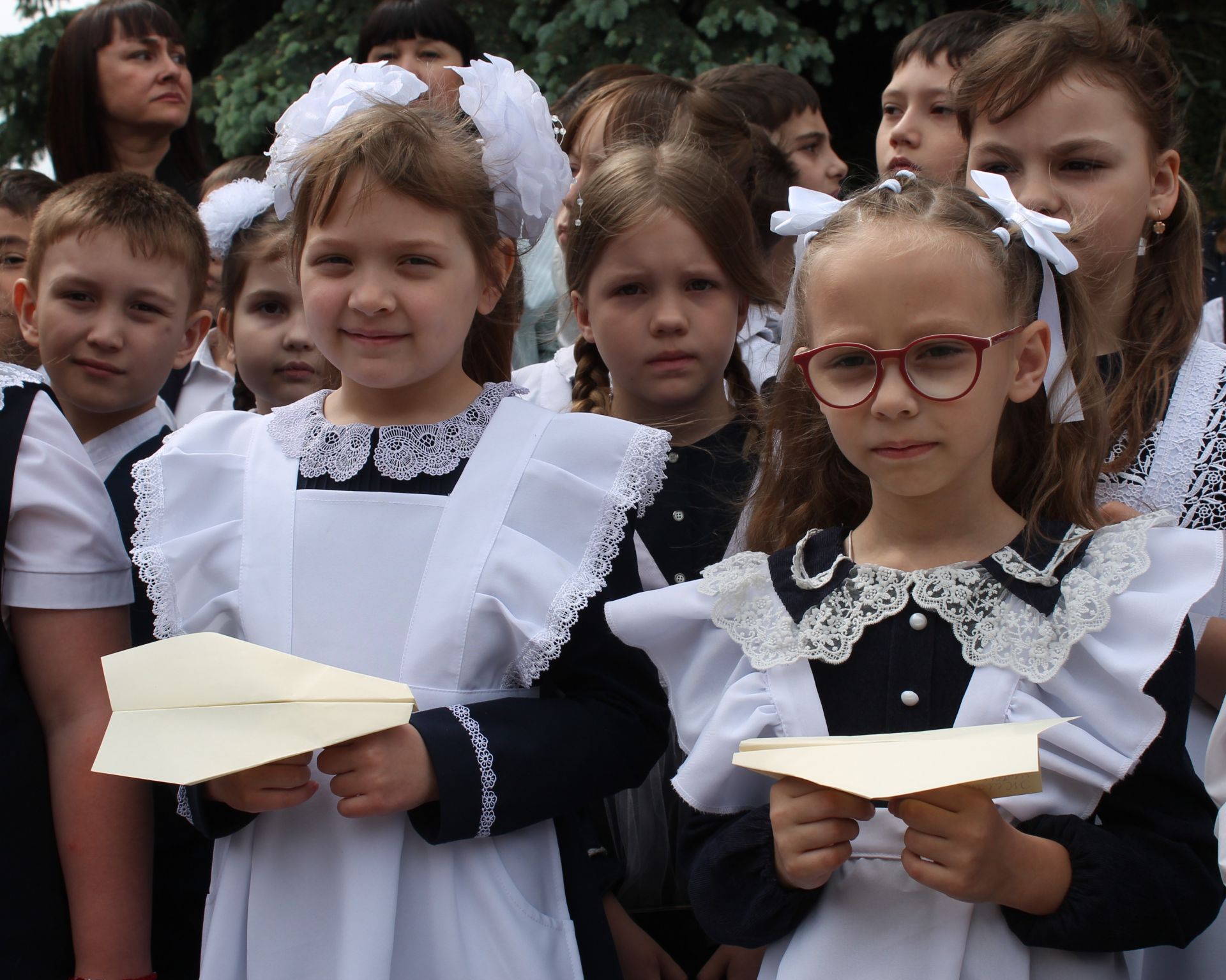 Школьный вальс и звон колокольчика: в школе №3 прошел последний звонок