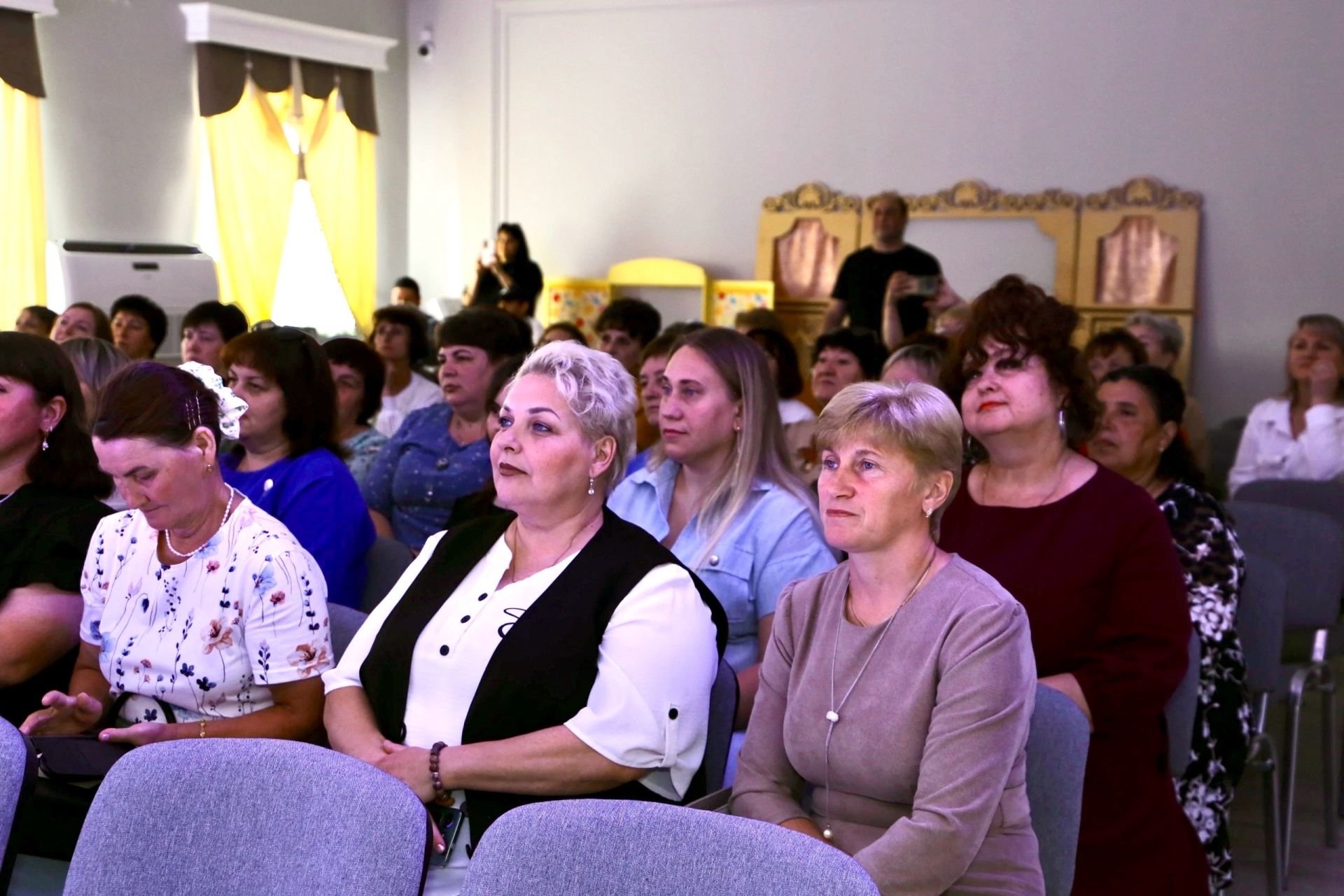 В Алексеевском районе чествовали работников социальной сферы