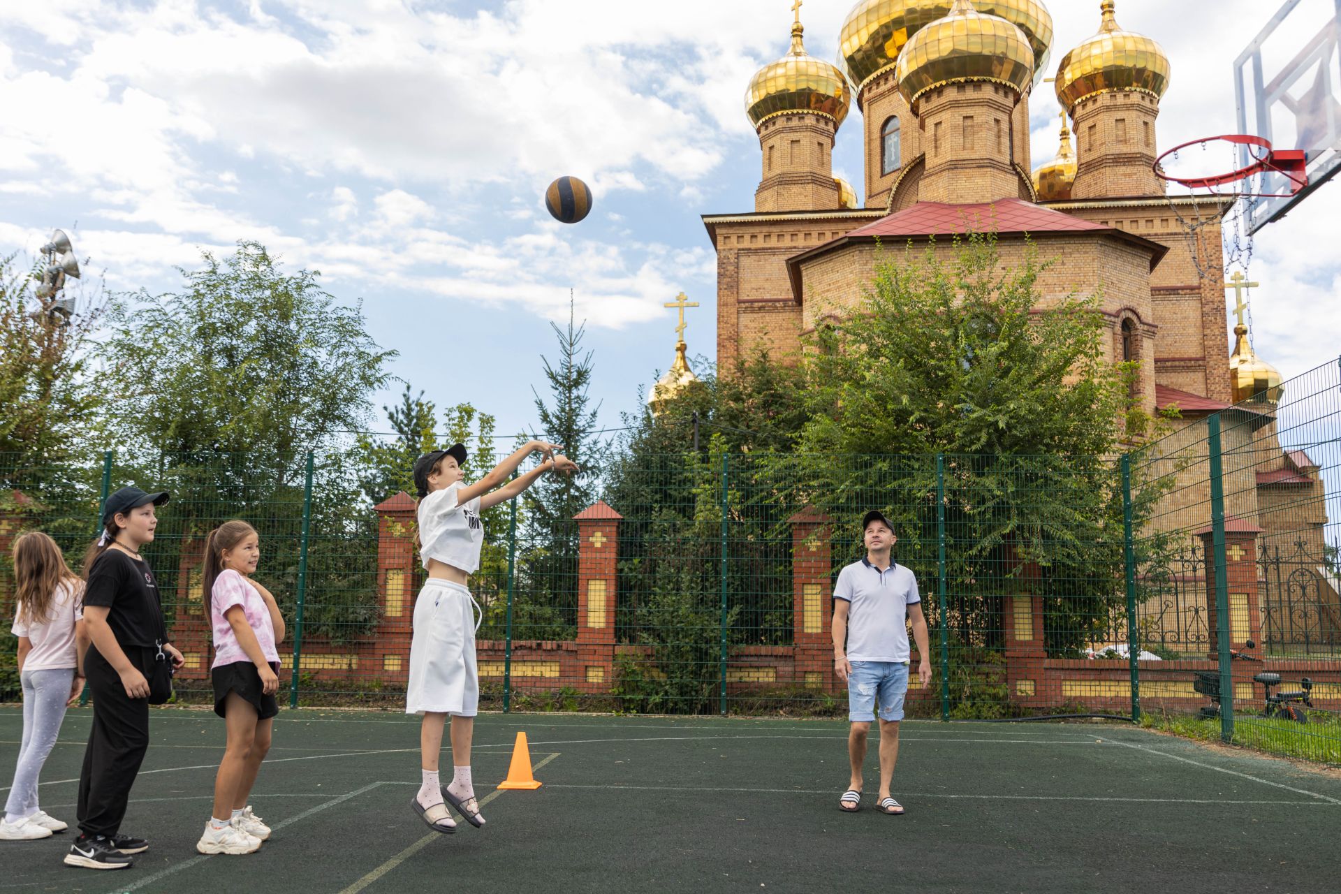 «Нескучная школа» прошла в Алексеевском парке «Семья»