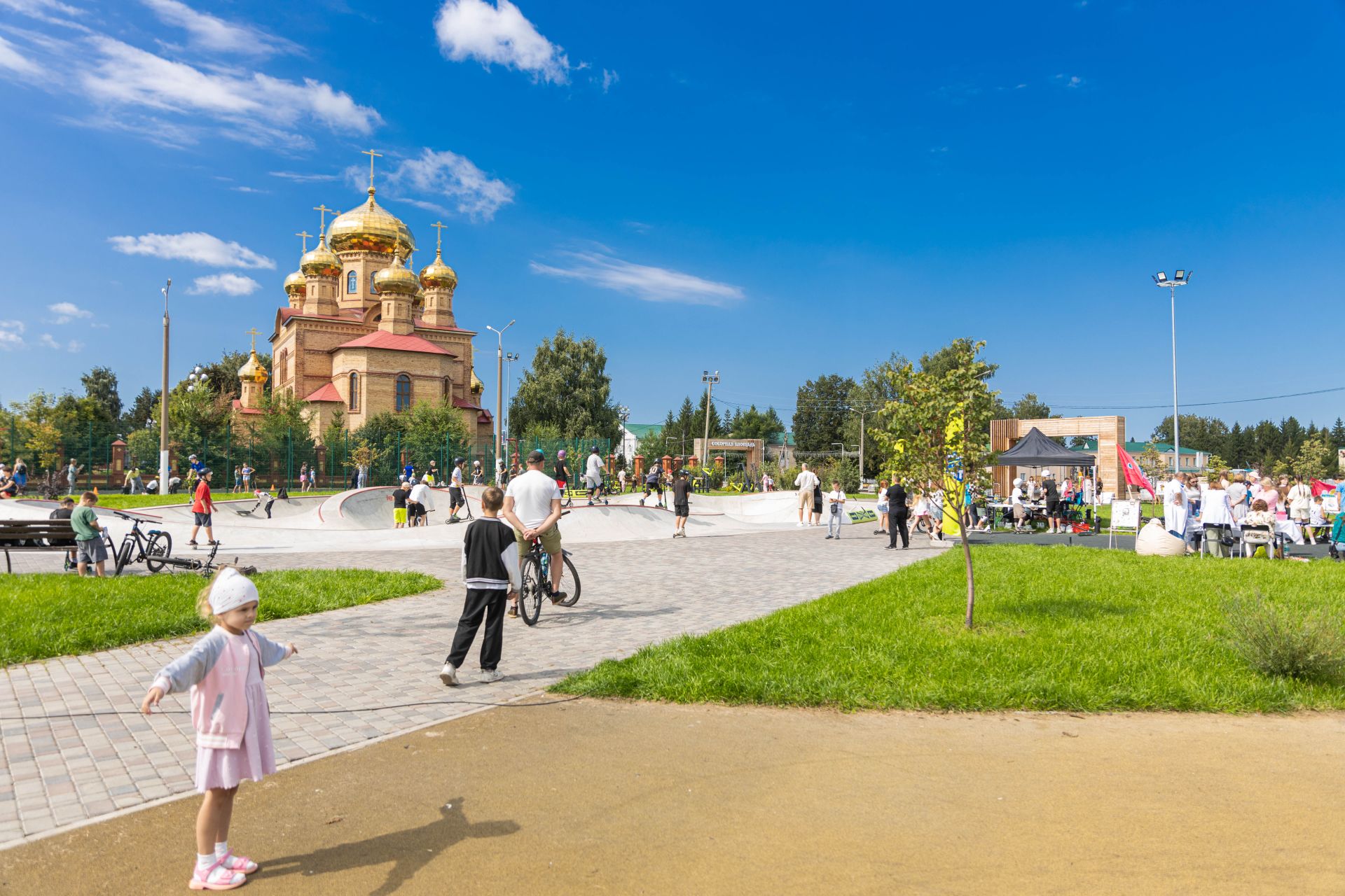 «Нескучная школа» прошла в Алексеевском парке «Семья»