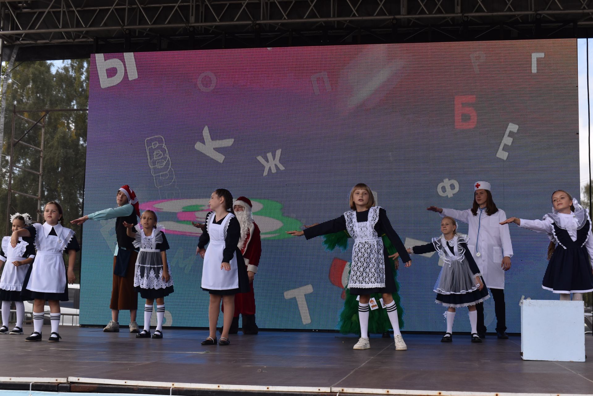 День знаний продолжился праздником на Соборной площади
