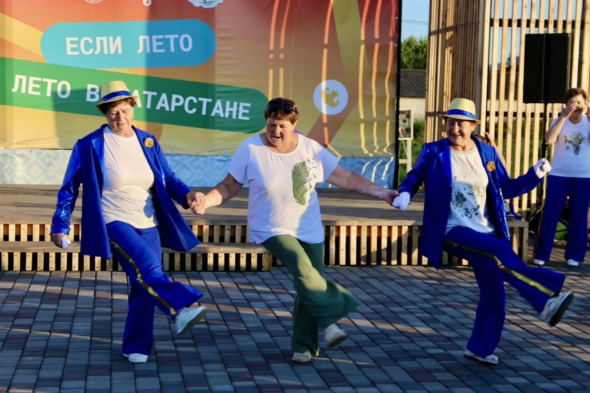 Приглашаем на танцевальные вечера «Золотая молодость» в парке «Семья»