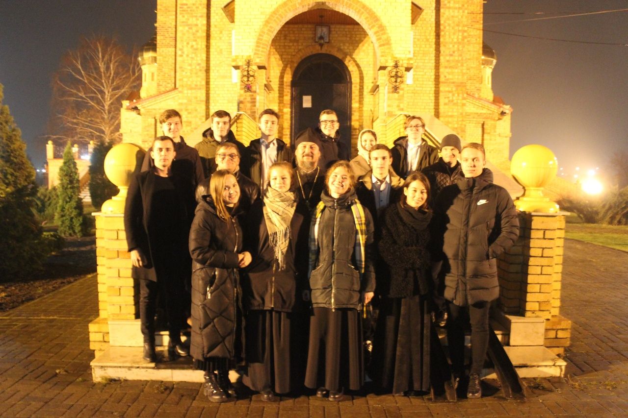 Участники молодежного православного хора «Вера» выступили в Алексеевском районе