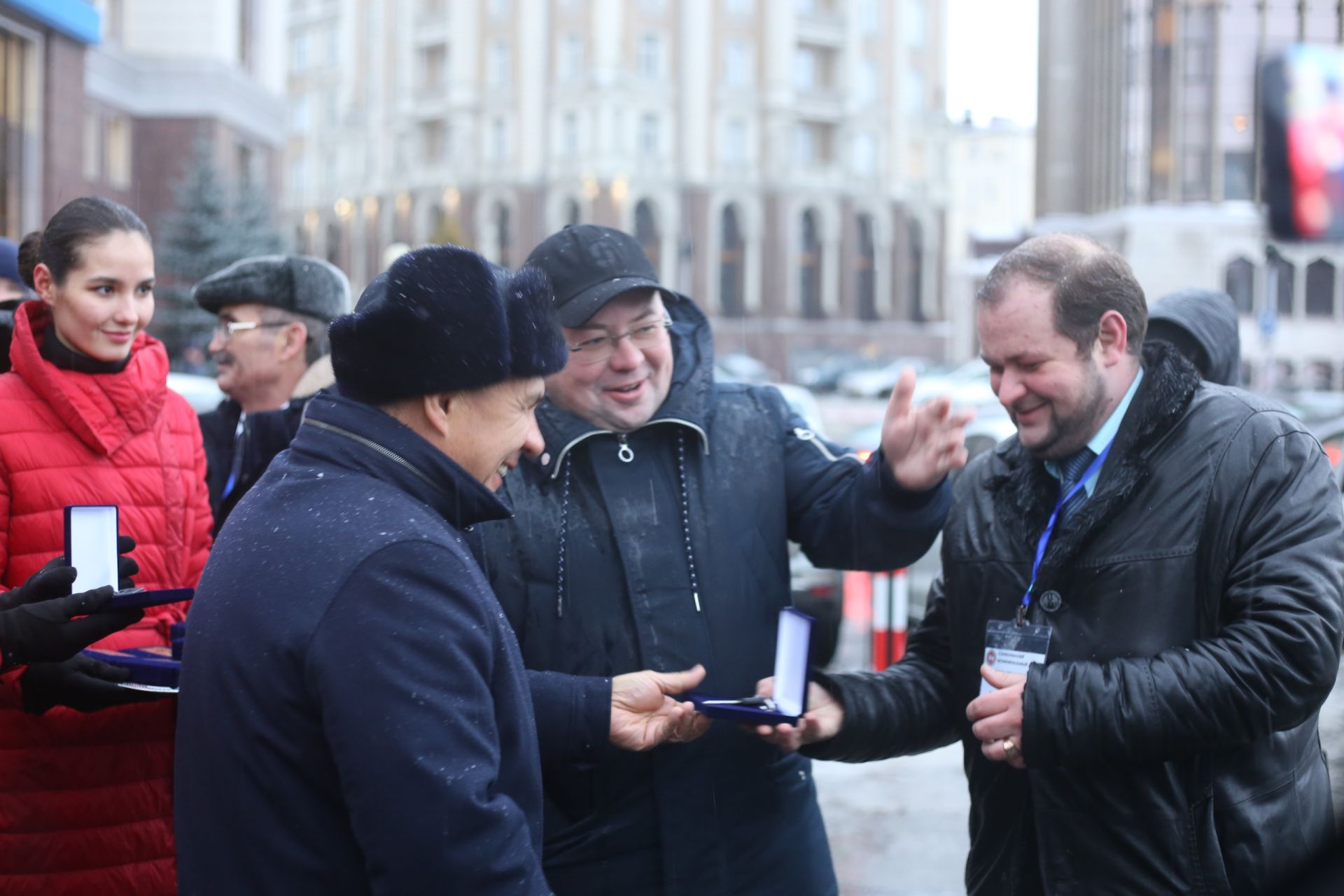 Рустам Минниханов вручил ключи от новых автомобилей главам сельских поселений РТ
