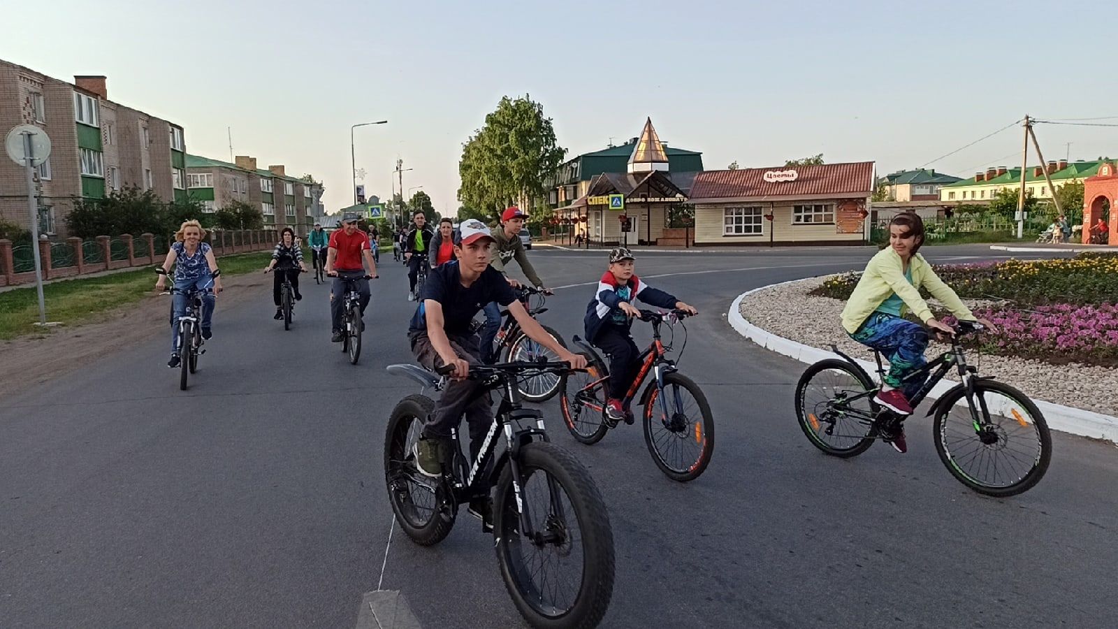 Свыше ста алексеевцев приняли участие в велопробеге посвящённому Дню России