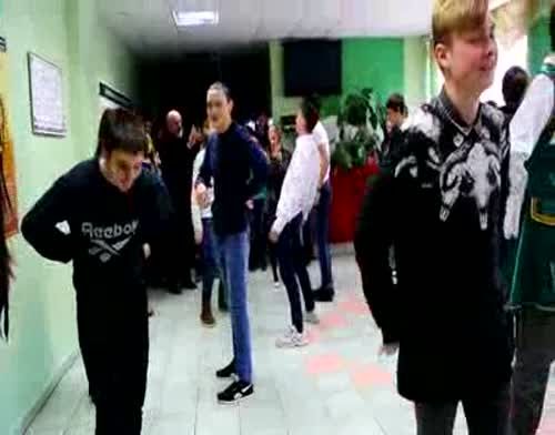 Видео: Студенты Аграрного Колледжа учатся танцевать "Кадриль", билярцы поют песни под гармонь и гитару