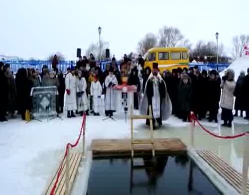 Видео: В Алексеевском прошли Крещенские купания 