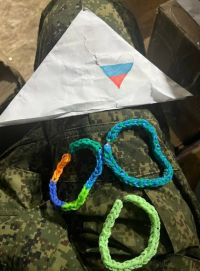 Браслеты билярской школьницы поддержали бойцов на границе