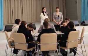 Считается ли букет педагогу взяткой, знают Алексеевские студенты