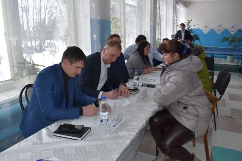 В Ерыклинском сельском поселении под председательством главы района Сергея Демидова провели собрание граждан