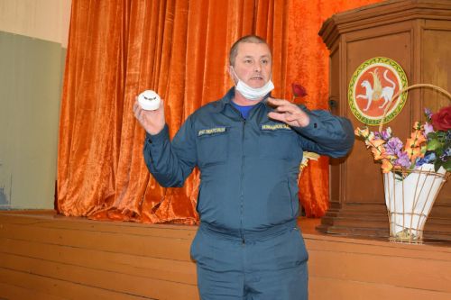 В Ерыклинском сельском поселении под председательством главы района Сергея Демидова провели собрание граждан