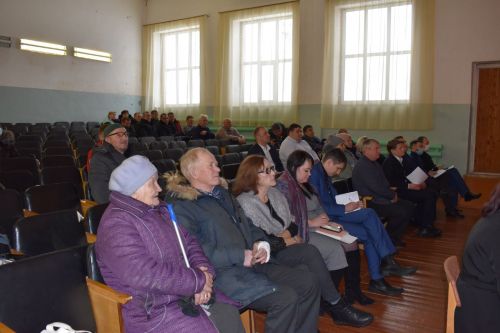 В Ерыклинском сельском поселении под председательством главы района Сергея Демидова провели собрание граждан