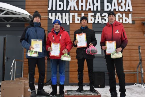 Фоторепортаж: Новогодний лыжный забег и спортивные игры открыли лыжный сезон 2023 года
