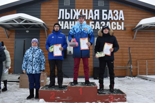 Фоторепортаж: Новогодний лыжный забег и спортивные игры открыли лыжный сезон 2023 года