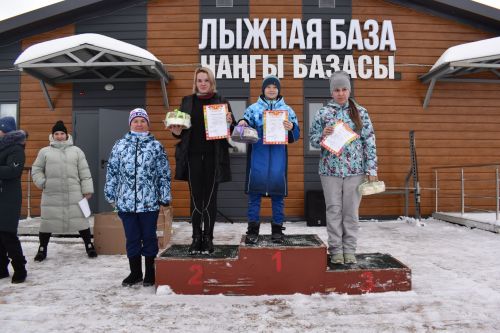 Фоторепортаж: Новогодний лыжный забег и спортивные игры открыли лыжный сезон 2023 года