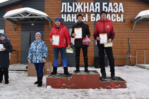 Фоторепортаж: Новогодний лыжный забег и спортивные игры открыли лыжный сезон 2023 года