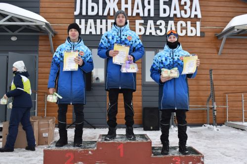 Фоторепортаж: Новогодний лыжный забег и спортивные игры открыли лыжный сезон 2023 года