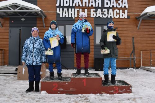 Фоторепортаж: Новогодний лыжный забег и спортивные игры открыли лыжный сезон 2023 года