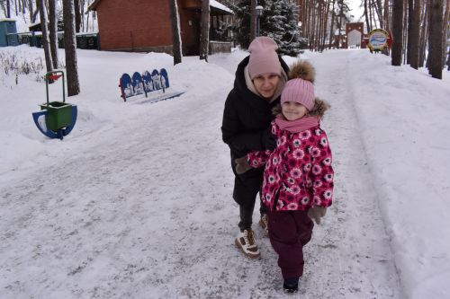 Хороводы, игры и катания на санях: в Билярске состоялись новогодние гуляния