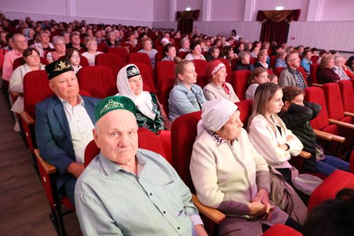 В Алексеевском в День пожилого человека прошел праздничный концерт