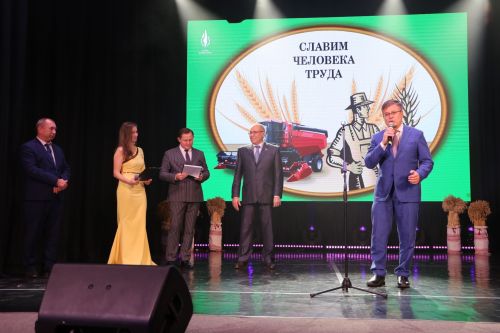 Комбайнер из Алексеевского района стал лучшим в Татарстане