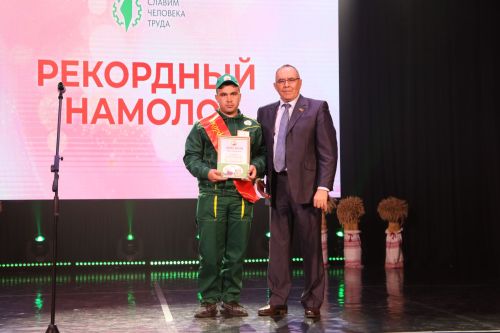 Комбайнер из Алексеевского района стал лучшим в Татарстане
