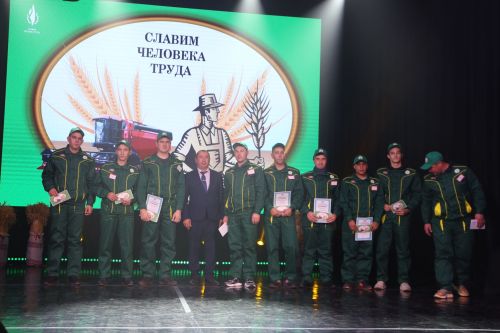 Комбайнер из Алексеевского района стал лучшим в Татарстане