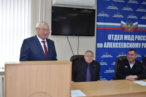 Председателя Совета ветеранов МВД Алексеевского района поздравили с юбилеем