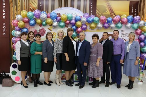 В День учителя в Алексеевском наградили педагогов и ветеранов сферы образования