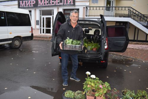 На осенней ярмарке алексеевцы покупали цветы, мясо, картофель и подписывались на «районку»