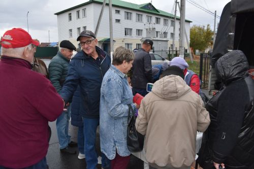 На осенней ярмарке алексеевцы покупали цветы, мясо, картофель и подписывались на «районку»