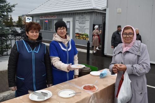 На осенней ярмарке алексеевцы покупали цветы, мясо, картофель и подписывались на «районку»