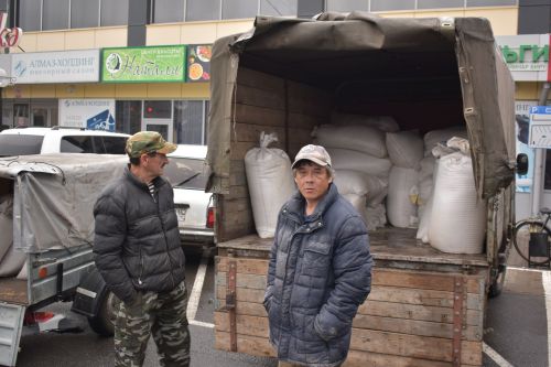 На осенней ярмарке алексеевцы покупали цветы, мясо, картофель и подписывались на «районку»