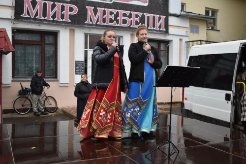 На осенней ярмарке алексеевцы покупали цветы, мясо, картофель и подписывались на «районку»